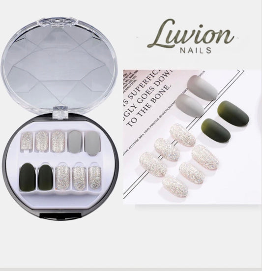 Luvion Nails Premium Press-On Nail Kit – Emerald Green Marble & Gold Glitter (30 Pcs)